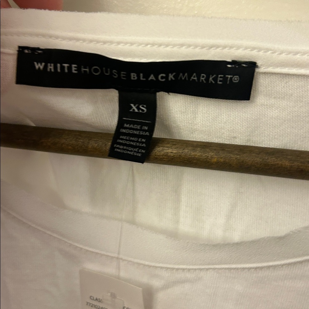 White House Black Market White Short Sleeve Twist Tee Size XS NWT - Picture 4 of 5